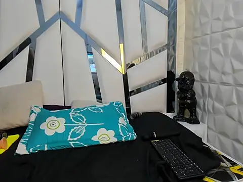 Lunahot68's cam snapshot