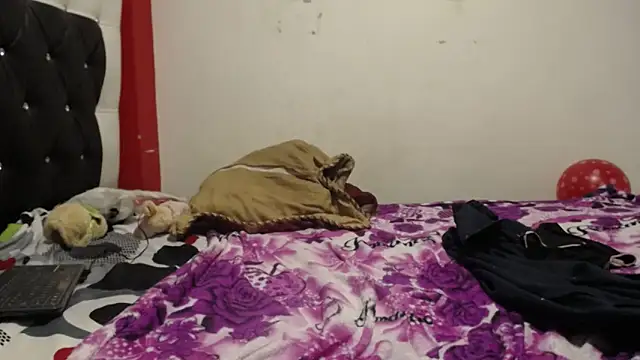 Katty_Bones live sex cam