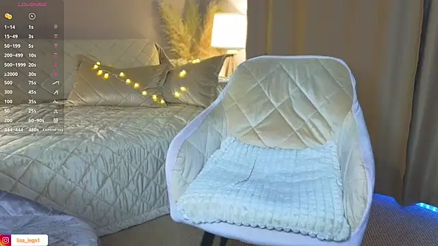 lisa_art's cam snapshot