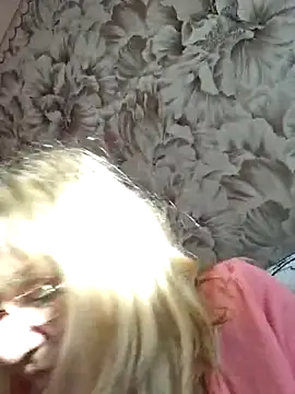 gentleblonde's cam snapshot