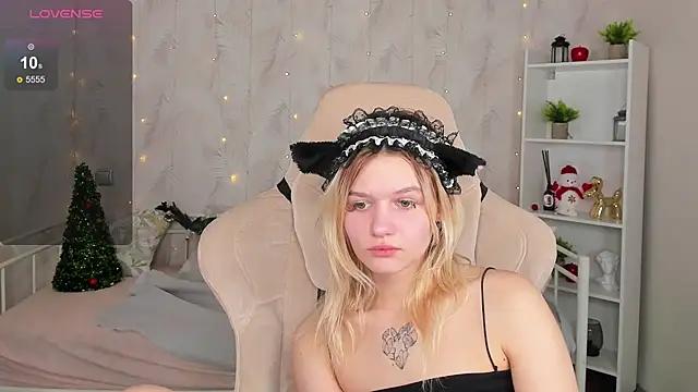 KianaVision's cam snapshot