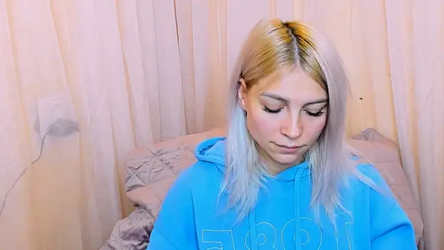 FoxyKathryn's cam snapshot