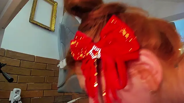 Aliceginger99's cam snapshot