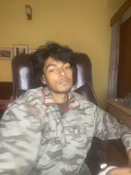 RavenKisses live sex cam