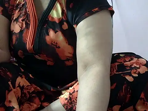 Housewife12 live sex cam