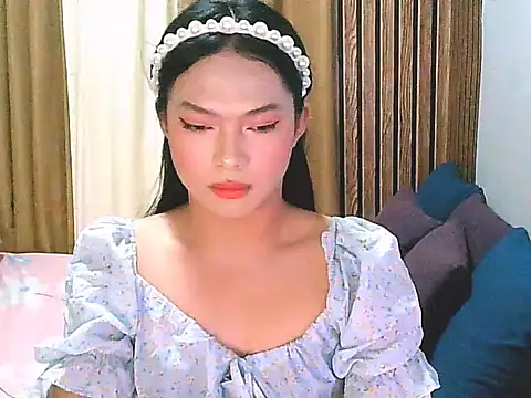 SluttyZowi live sex cam