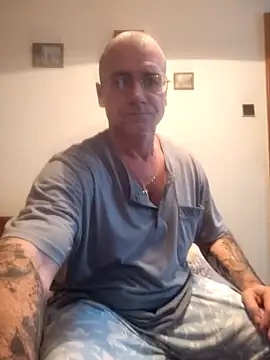 chcem1975 live sex cam