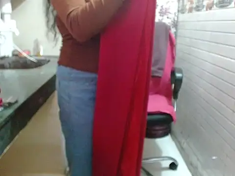 LovingPihu live sex cam