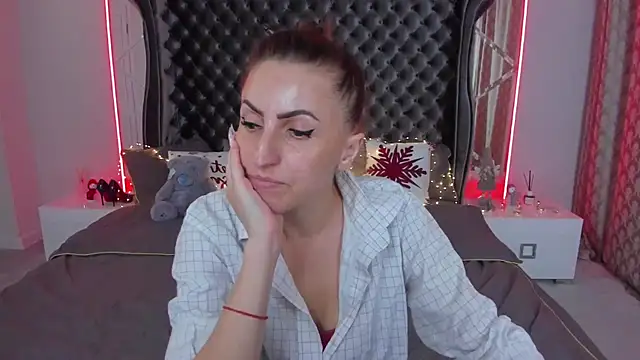 Rebecca_Diamond's cam snapshot