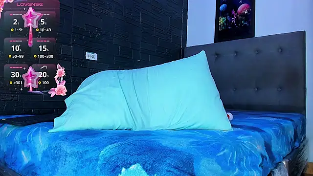 Romancartier_1's cam snapshot