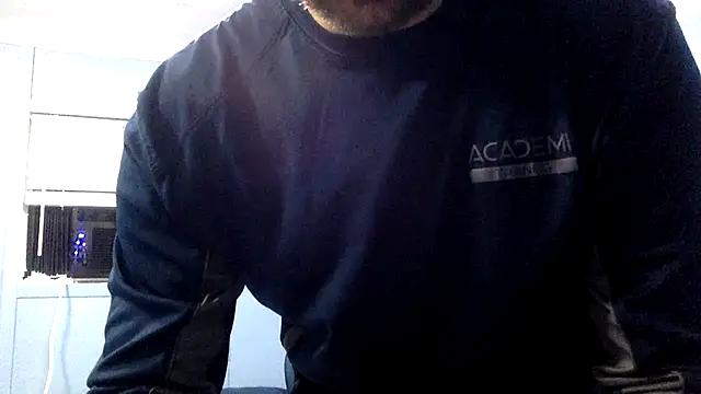 sexyhotstud12's cam snapshot