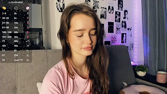 lovelyalivia live sex cam