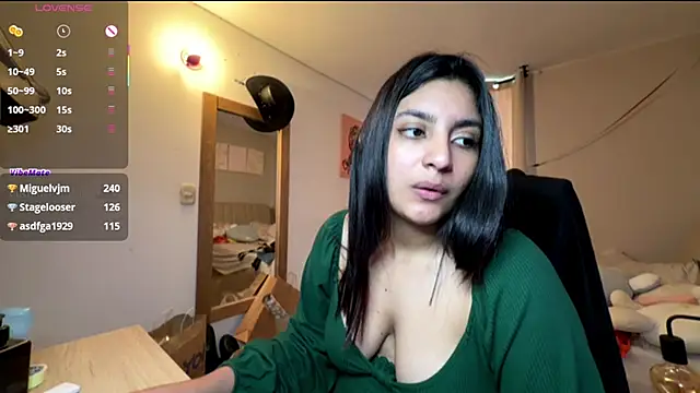 cloe_small's cam snapshot