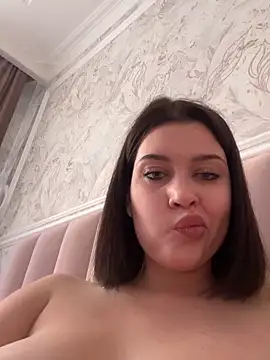 KikiWatson's cam snapshot