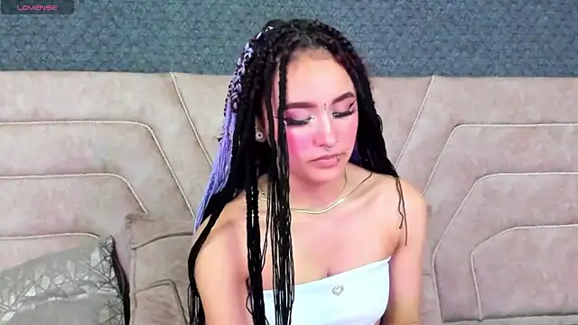 alice_foxred's cam snapshot