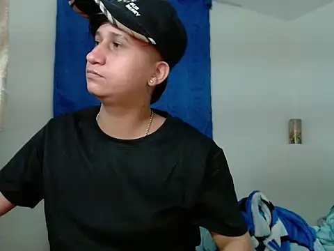 Im_Milan_Rs's cam snapshot