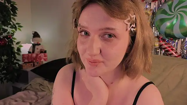 ELLIEJAY's cam snapshot