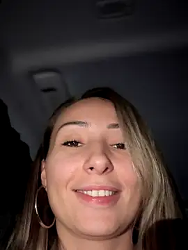 LetsFunKARINA's cam snapshot