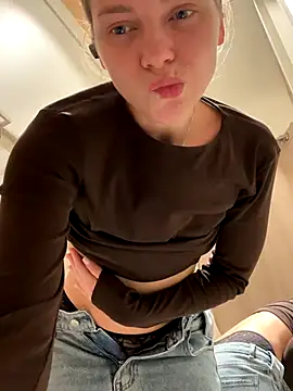 ValenciaShock live sex cam