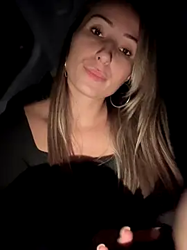 LetsFunKARINA live sex cam