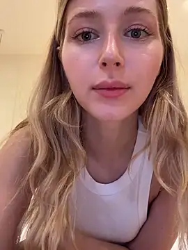 LunaRase live sex cam