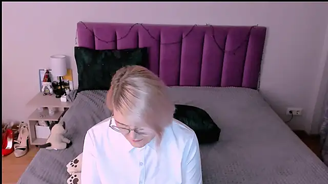 sabrinamacmarren's cam snapshot