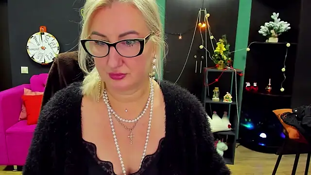 ChristyBrooks's cam snapshot