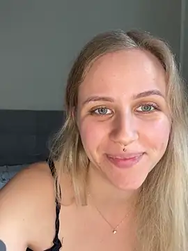 lunawolf21 live sex cam