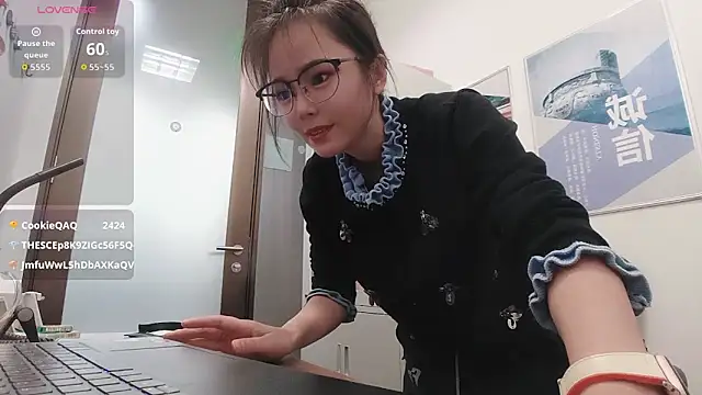 KKMM168 live sex cam