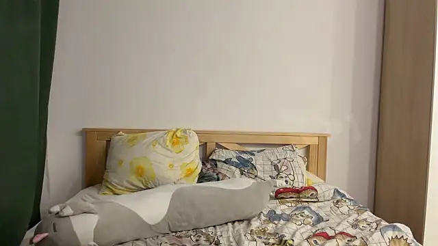 WhiteNoiseJoy's cam snapshot