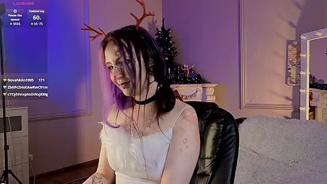 Ada_Corvus's cam snapshot