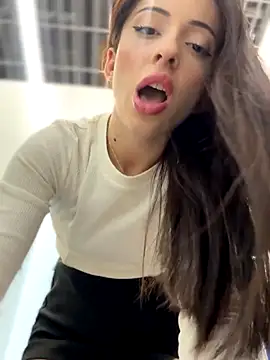 YeaLina live sex cam