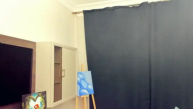 HienBiddie's cam snapshot