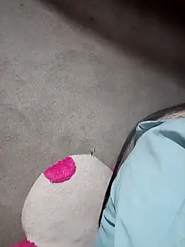 Alice-567's cam snapshot