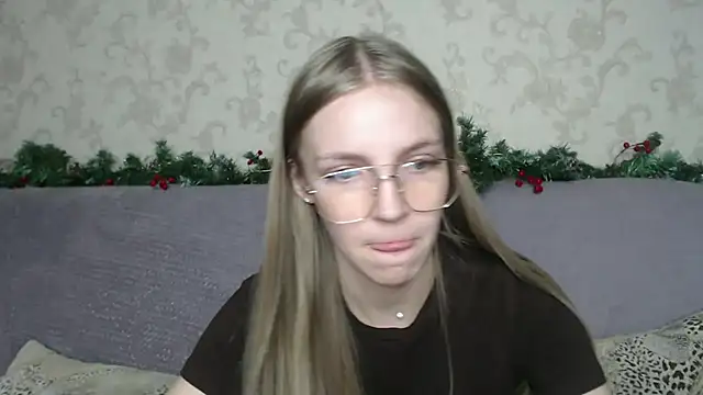 HitGyrl's cam snapshot