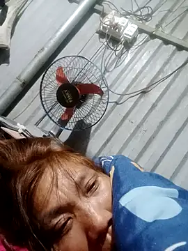 bella-la's cam snapshot