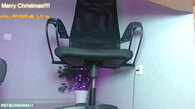 blondiana13 live sex cam