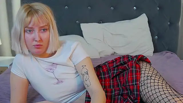 MarianeSun's cam snapshot