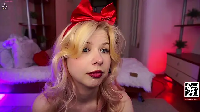 LynetHakes live sex cam