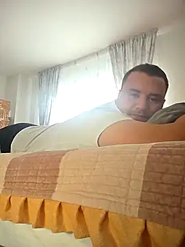 KarlosCarutox live sex cam