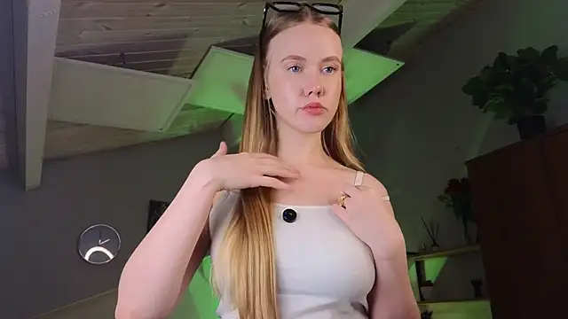 DaisyGulston's cam snapshot