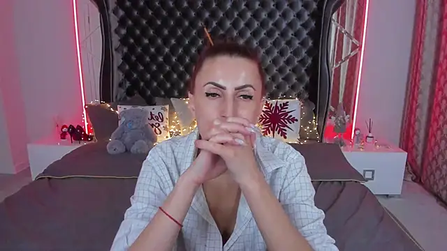 Rebecca_Diamond's cam snapshot