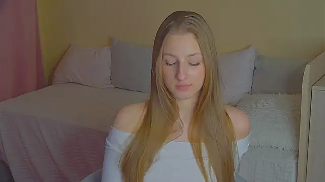 BritneyCruze's cam snapshot