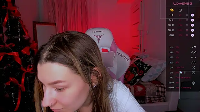 LinaBlossom_'s cam snapshot