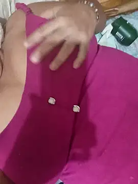 Ravena2290 live sex cam