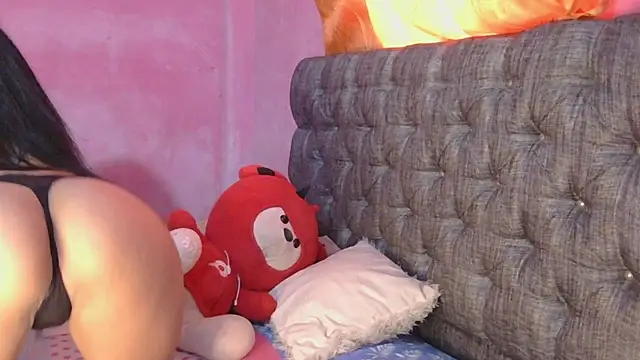 luna_summer's cam snapshot