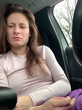 GoldenPussy1329 live sex cam