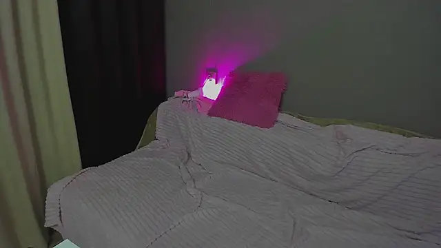 Miss_Elsa_'s cam snapshot