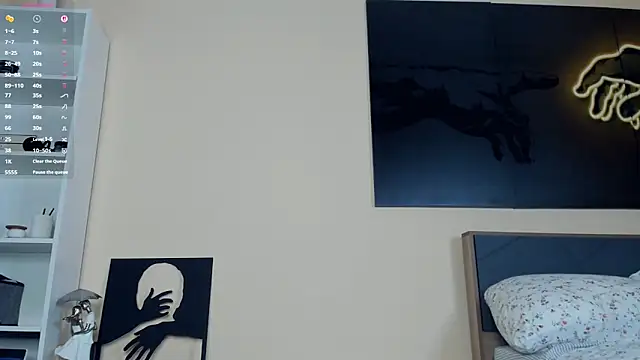 MaliaBourraine live sex cam