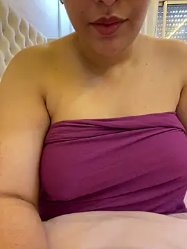 Bold-arabic-vibes's cam snapshot